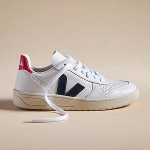 Veja V-10 Sneakers in Navy